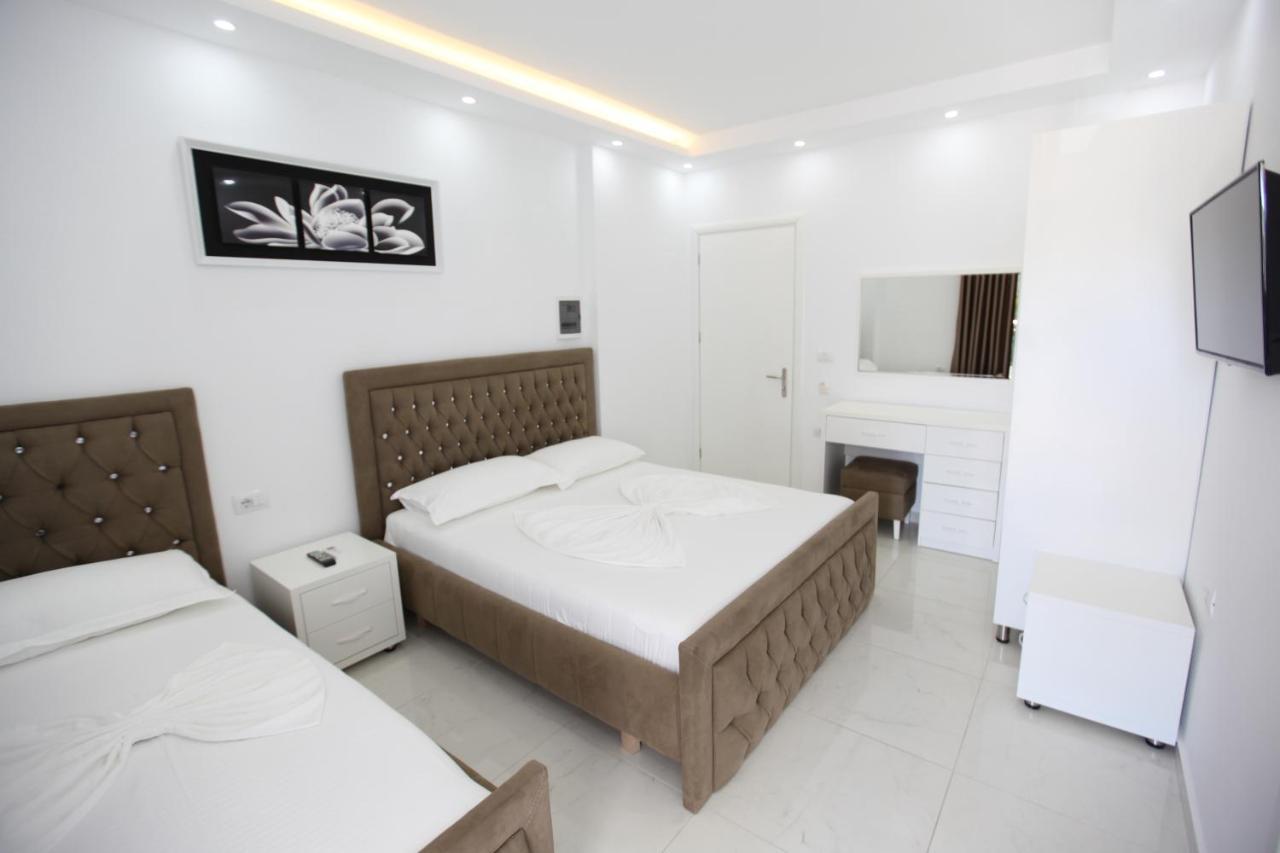 Anna Hotel Ksamil Ngoại thất bức ảnh
