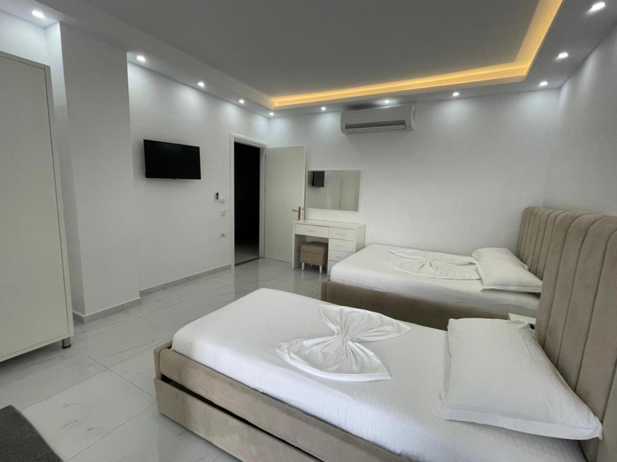Anna Hotel Ksamil Ngoại thất bức ảnh