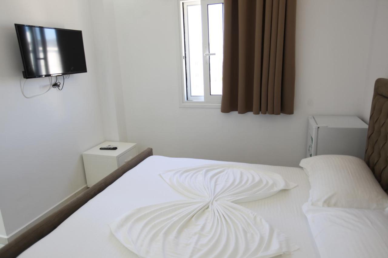 Anna Hotel Ksamil Ngoại thất bức ảnh