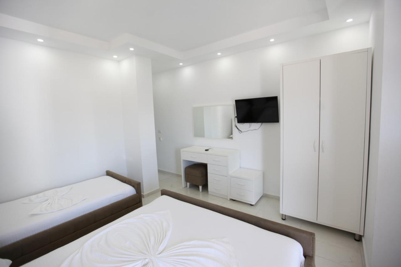 Anna Hotel Ksamil Ngoại thất bức ảnh