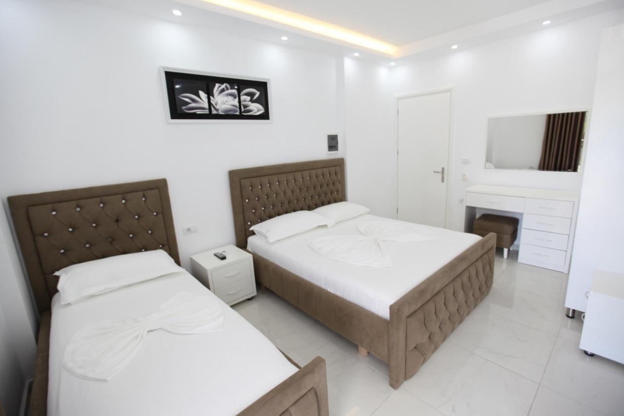 Anna Hotel Ksamil Ngoại thất bức ảnh