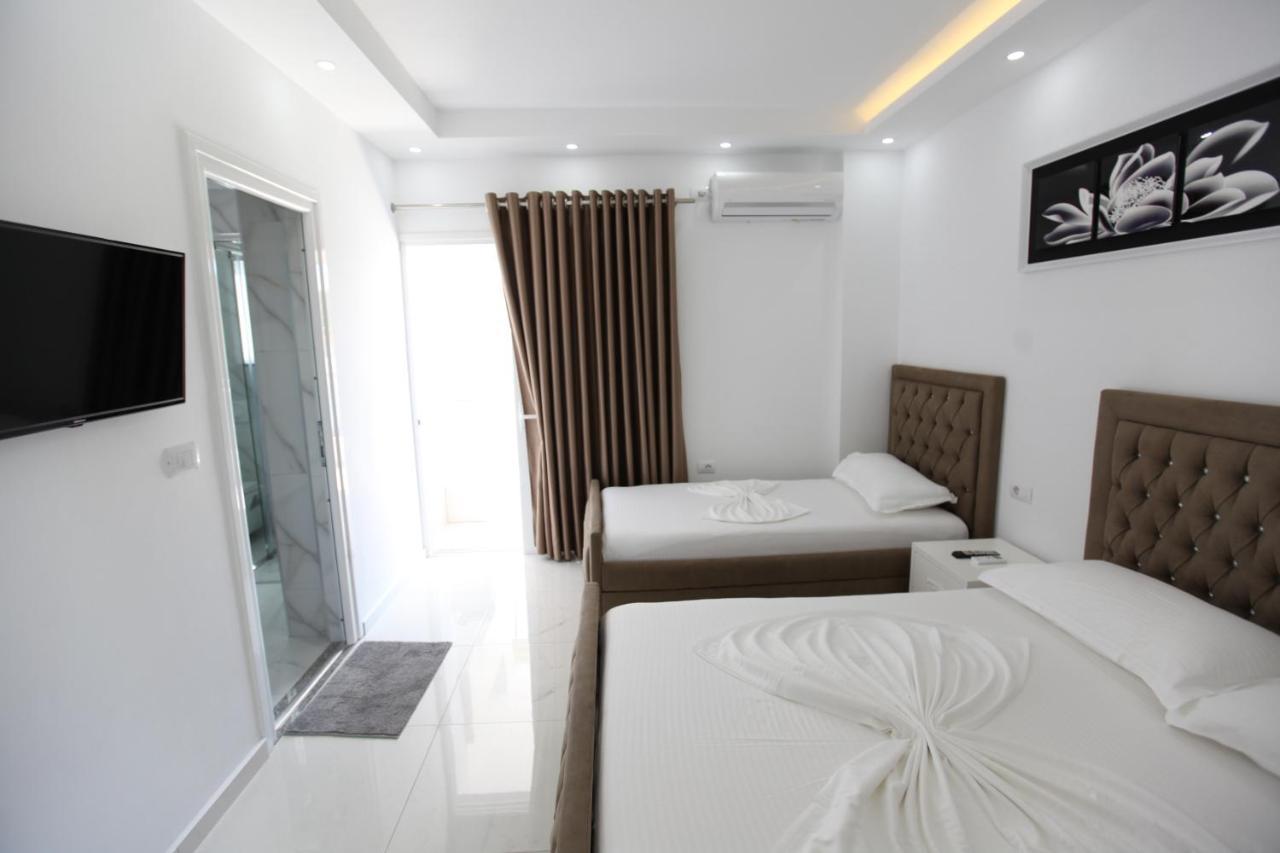Anna Hotel Ksamil Ngoại thất bức ảnh
