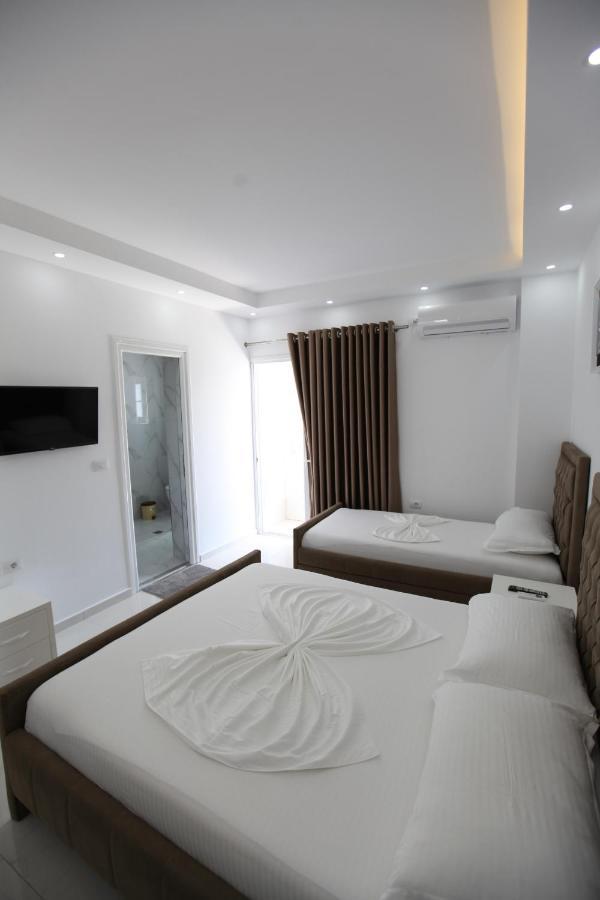 Anna Hotel Ksamil Ngoại thất bức ảnh