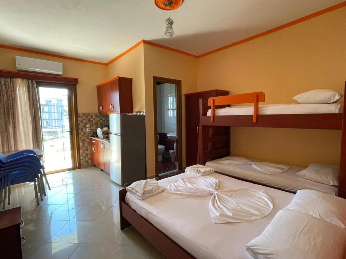 Anna Hotel Ksamil Ngoại thất bức ảnh