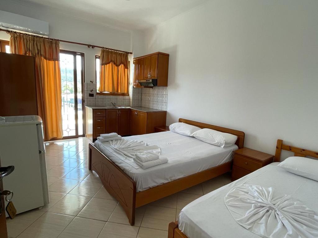 Anna Hotel Ksamil Ngoại thất bức ảnh