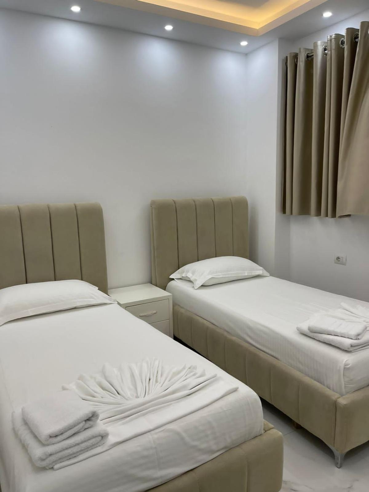 Anna Hotel Ksamil Ngoại thất bức ảnh