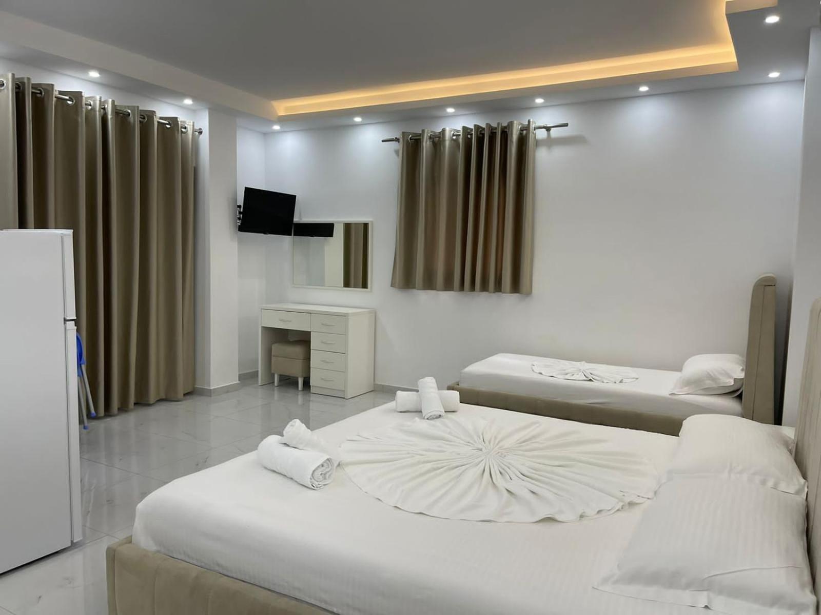 Anna Hotel Ksamil Ngoại thất bức ảnh