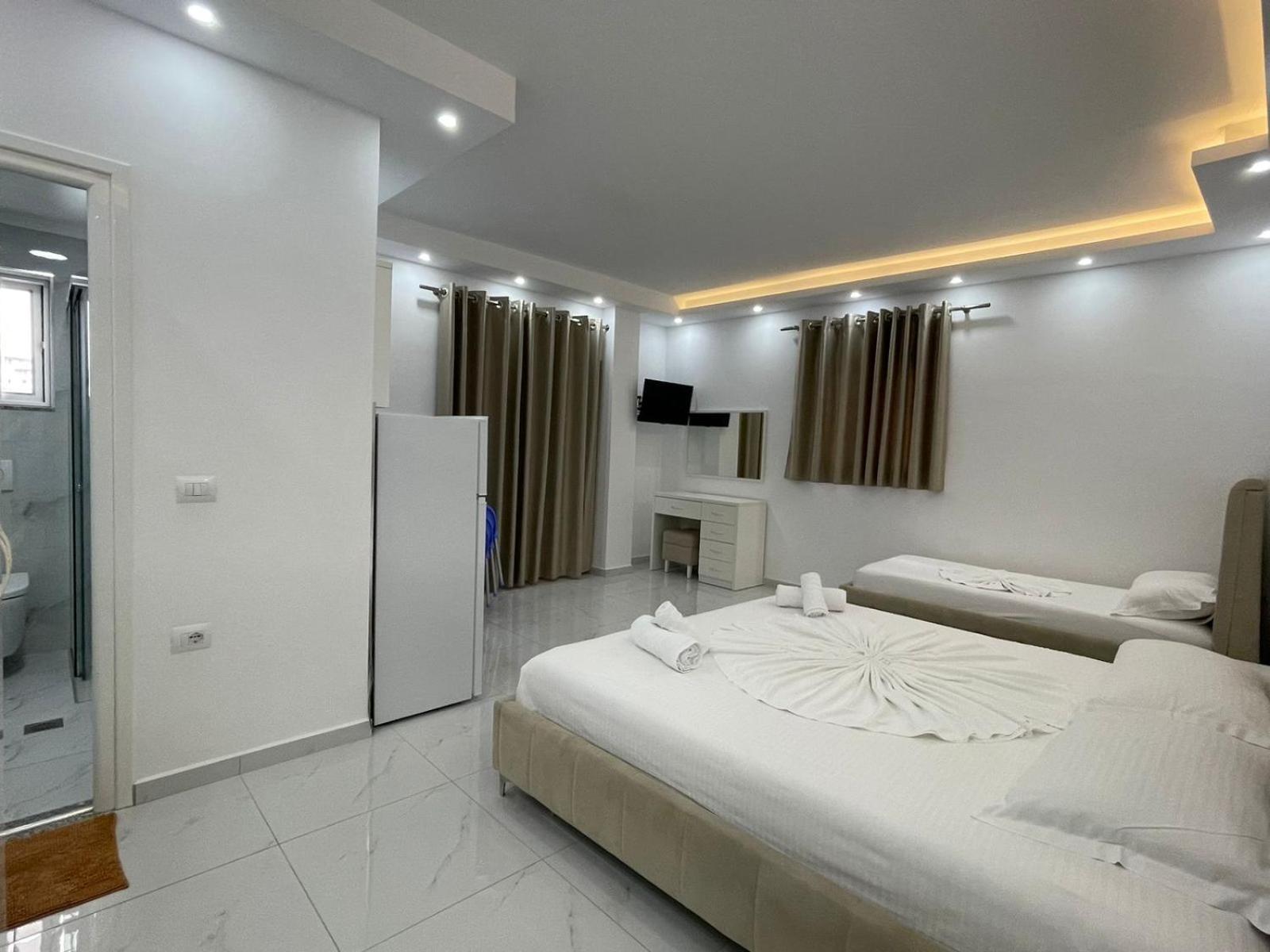 Anna Hotel Ksamil Ngoại thất bức ảnh
