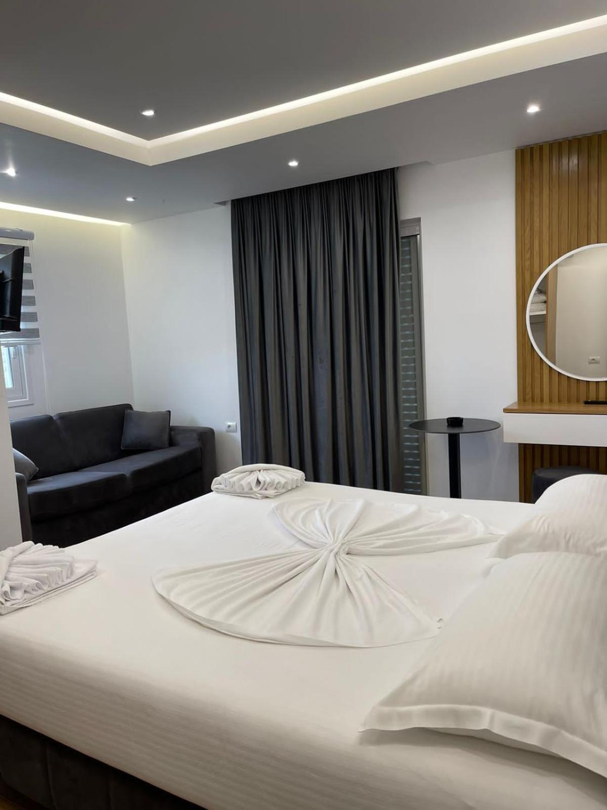 Anna Hotel Ksamil Ngoại thất bức ảnh